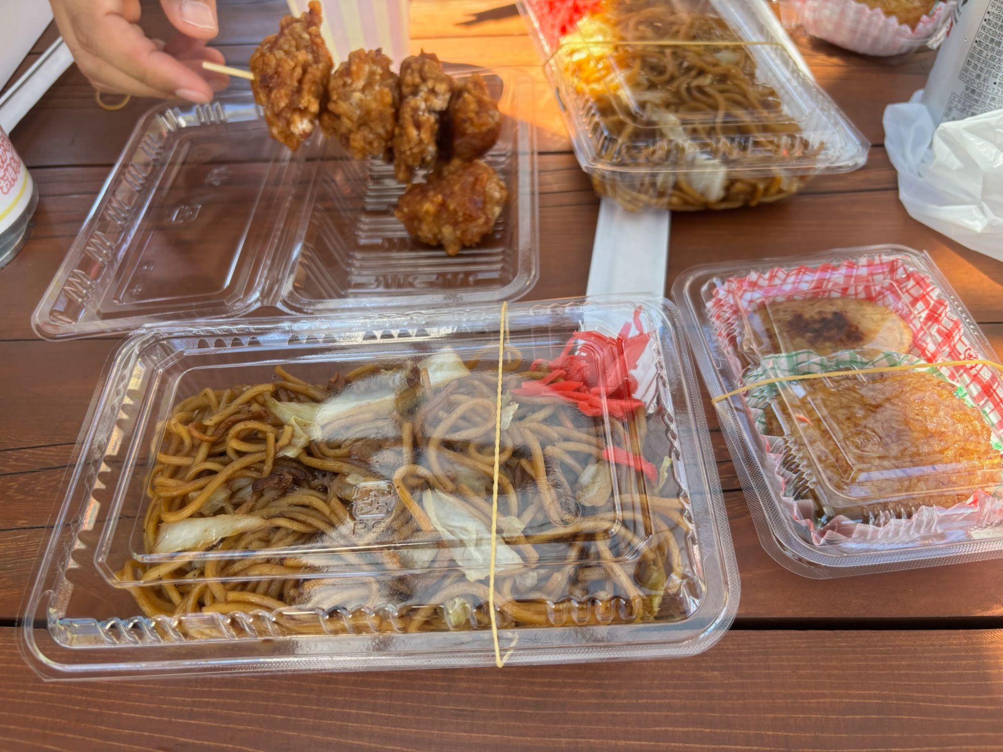 やきそば・からあげ・おにぎり