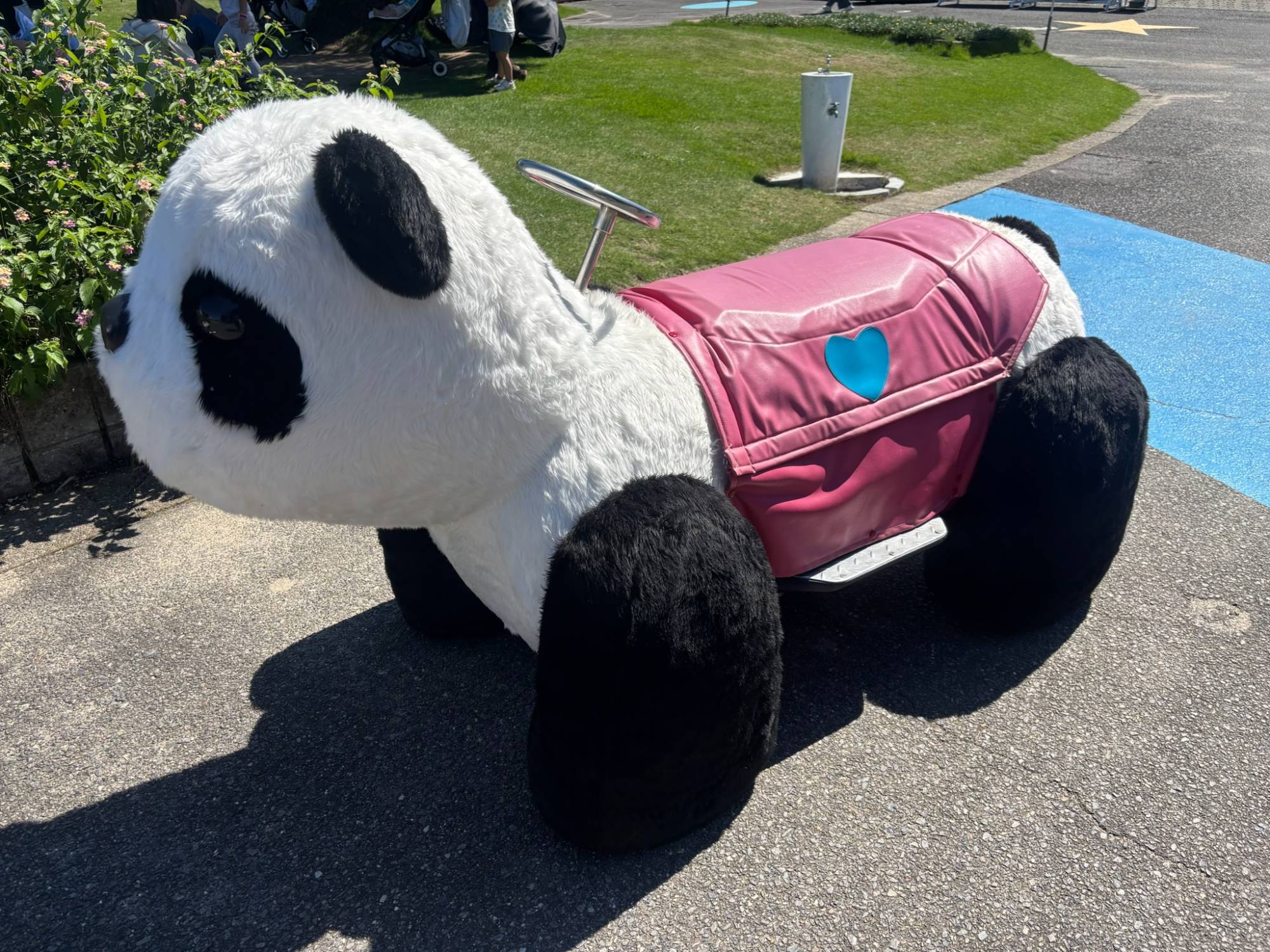 懐かしいパンダの乗り物